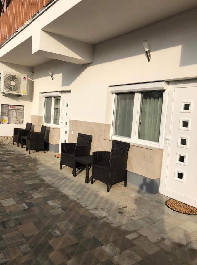 Jacint Apartman Bed & Breakfast Hajduszoboszlo Exterior photo
