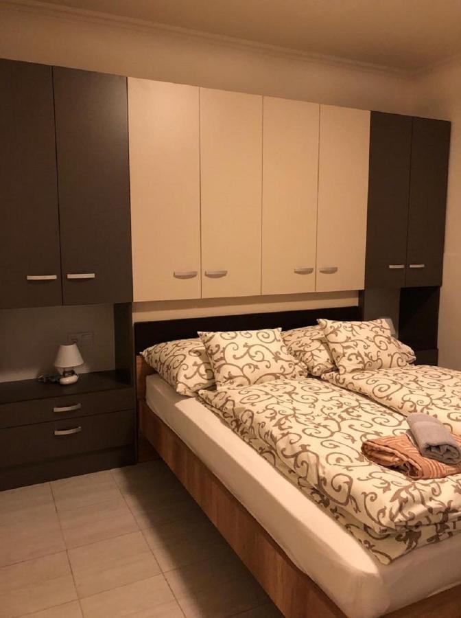 Jacint Apartman Bed & Breakfast Hajduszoboszlo Exterior photo