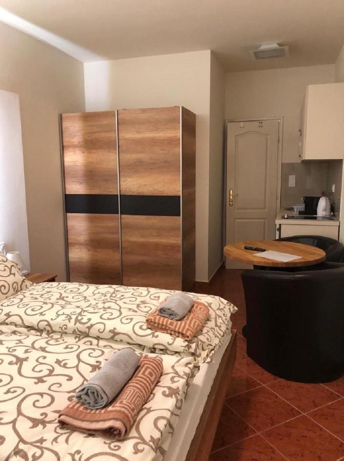 Jacint Apartman Bed & Breakfast Hajduszoboszlo Exterior photo