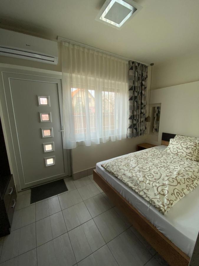 Jacint Apartman Bed & Breakfast Hajduszoboszlo Exterior photo